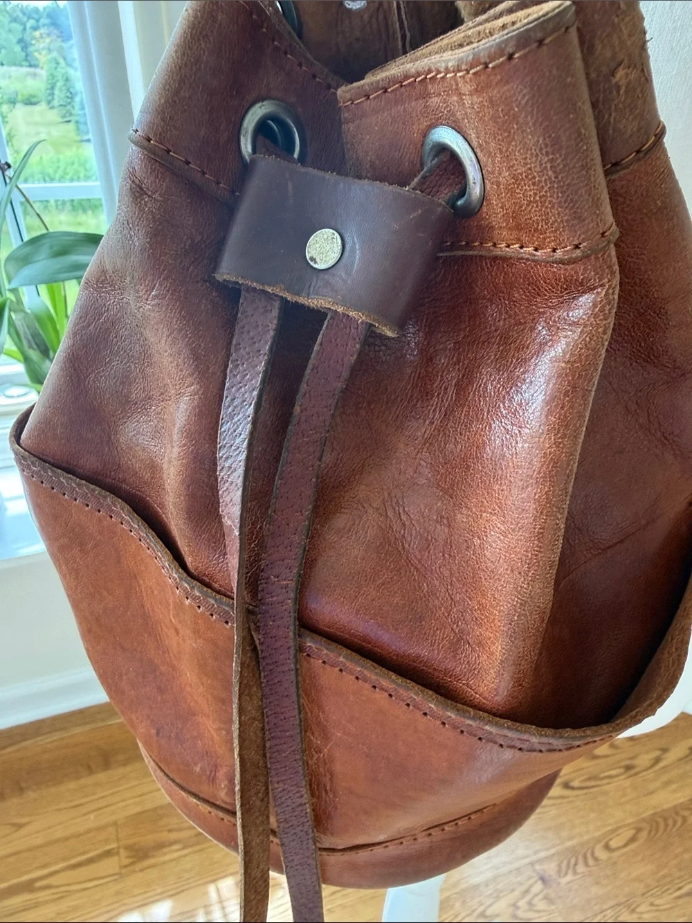 Vintage Brown Leather Drawstring Backpack - Picture 3 of 16